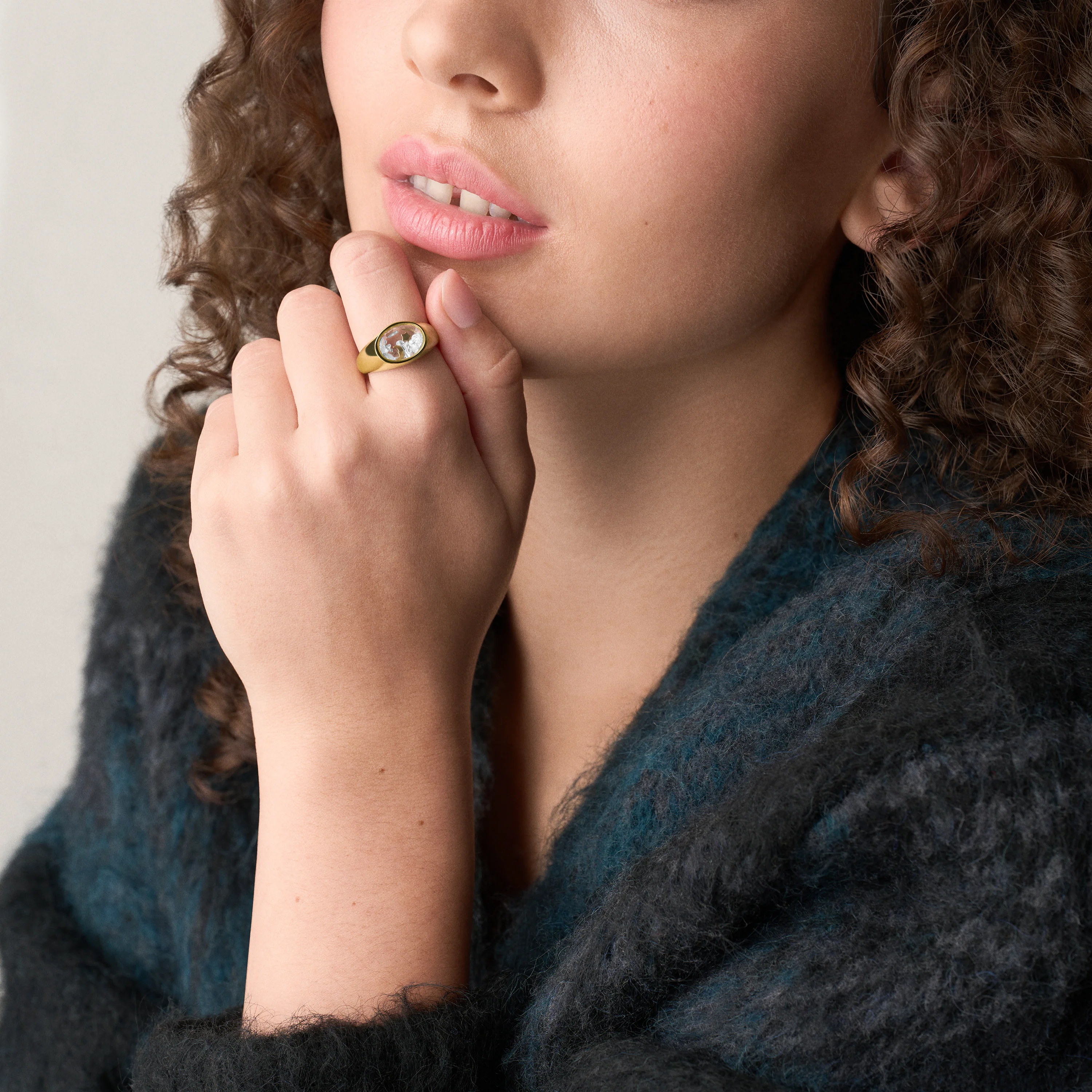 Sutton Shaky Glitz Gold-Tone Stainless Steel Moon and Star Signet Ring - Image 6