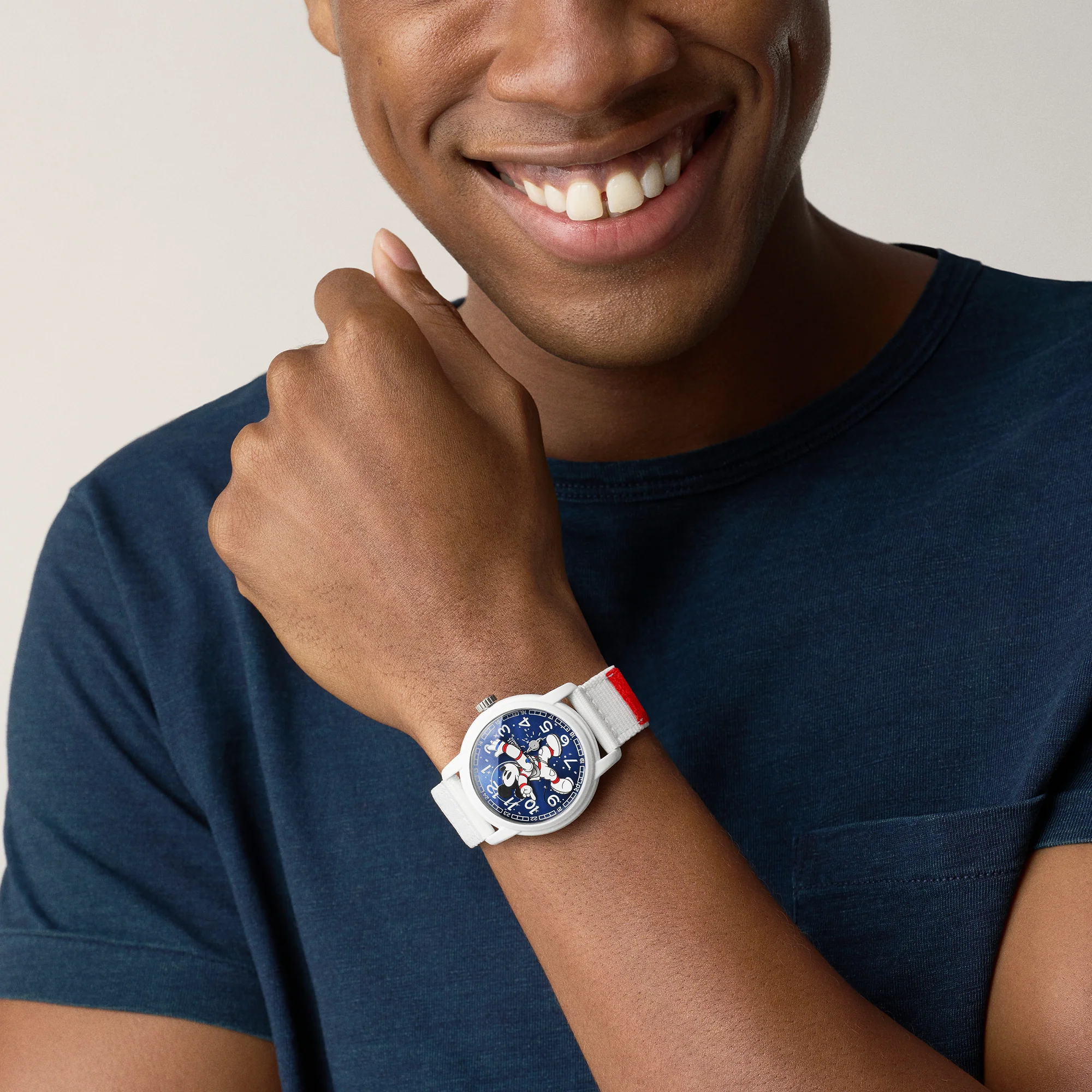 Disney x Fossil Mickey Mouse Astronaut Watch - Image 11