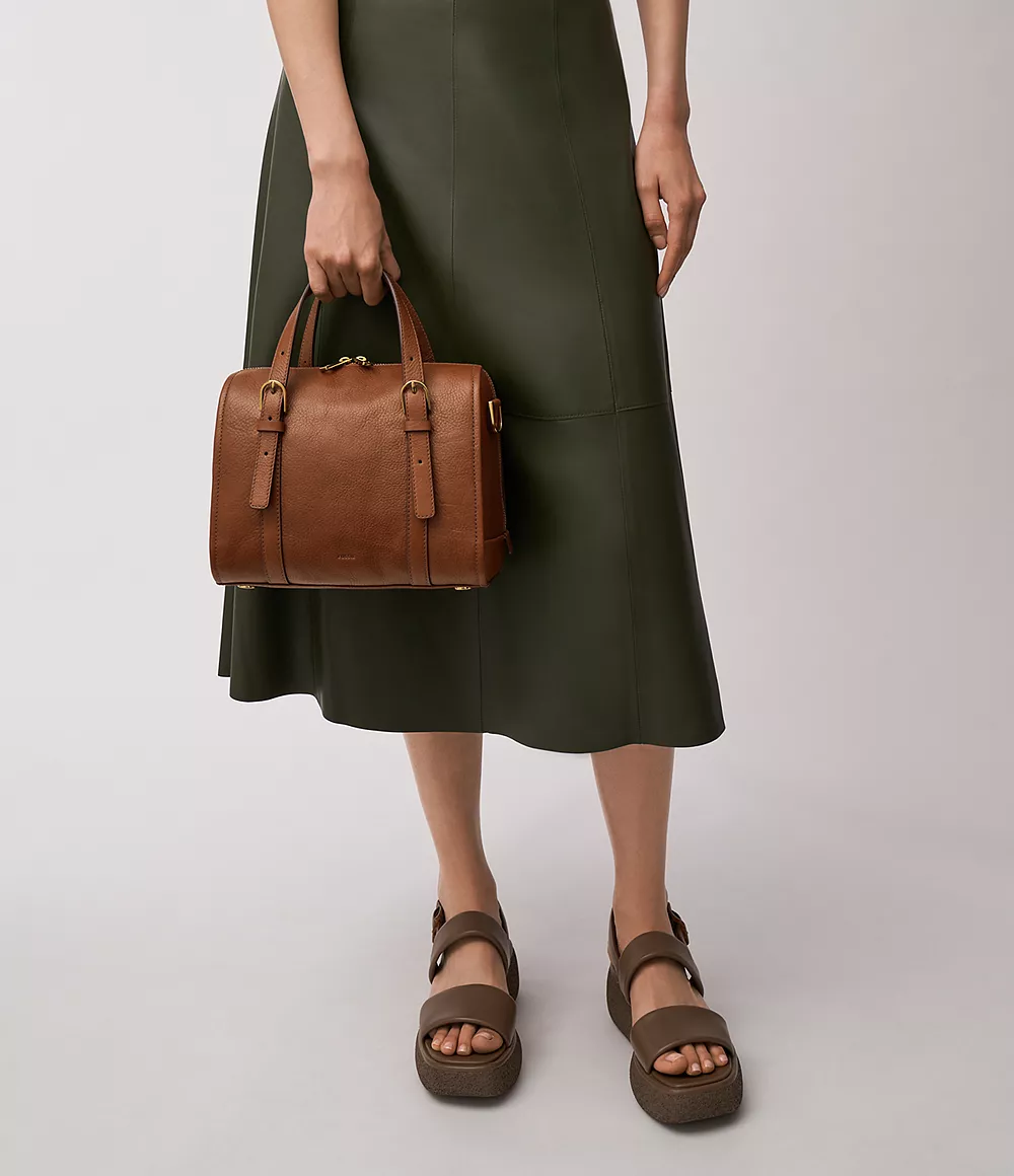 Carlie Satchel - Image 4